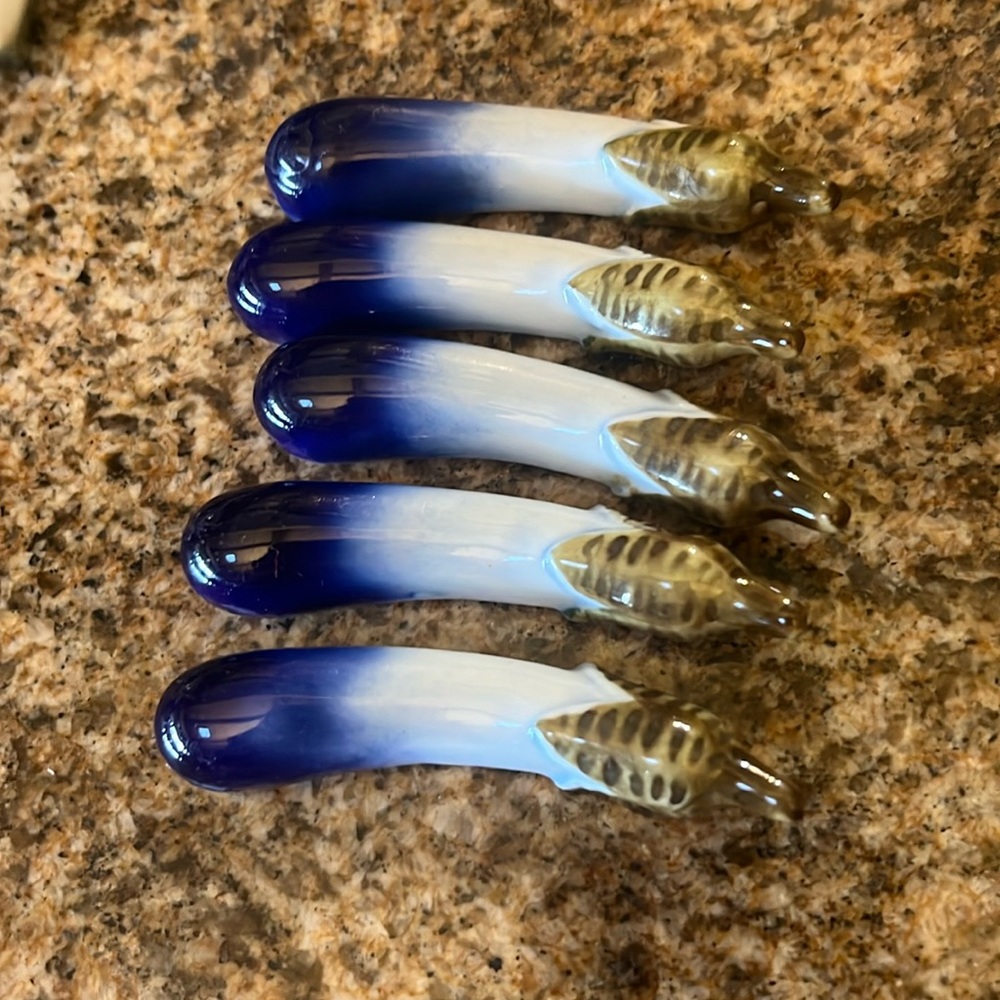 Chopsticks holder